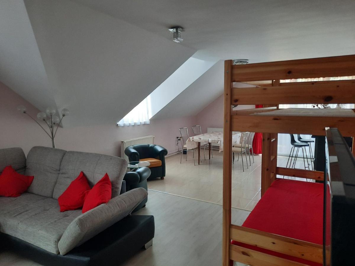 Fitt Apartman Ленті Екстер'єр фото