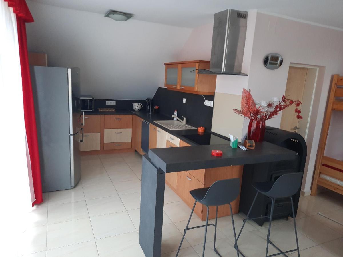 Fitt Apartman Ленті Екстер'єр фото