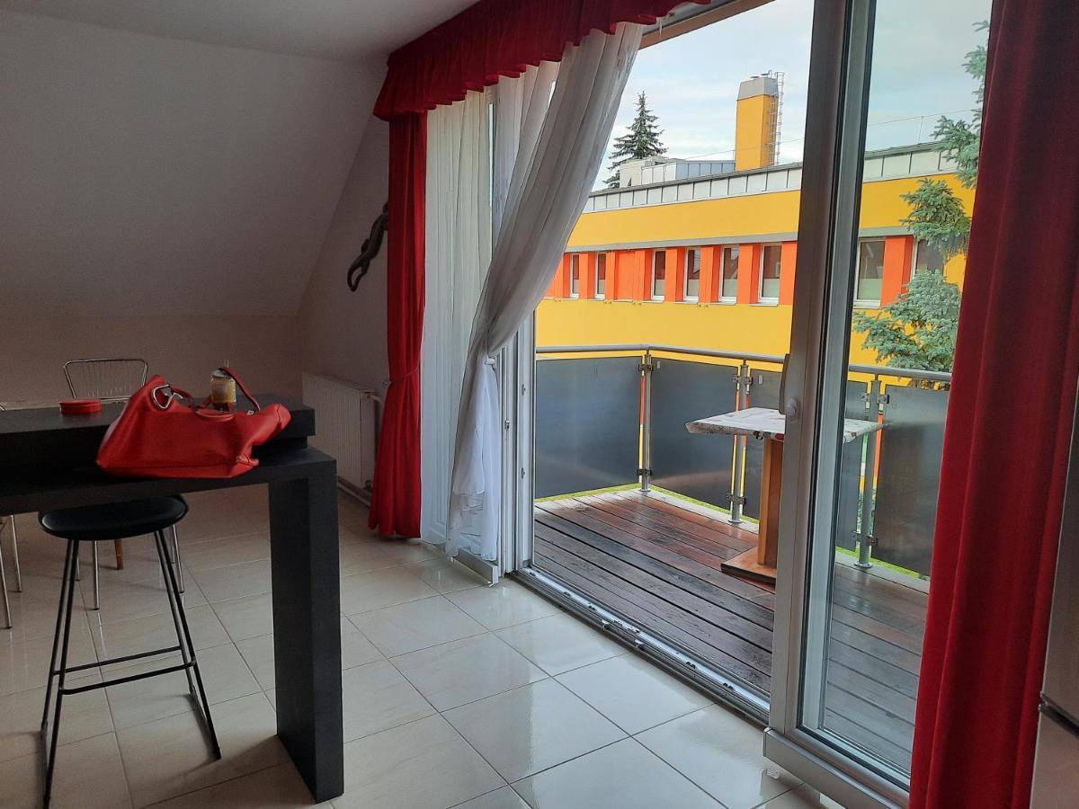 Fitt Apartman Ленті Екстер'єр фото