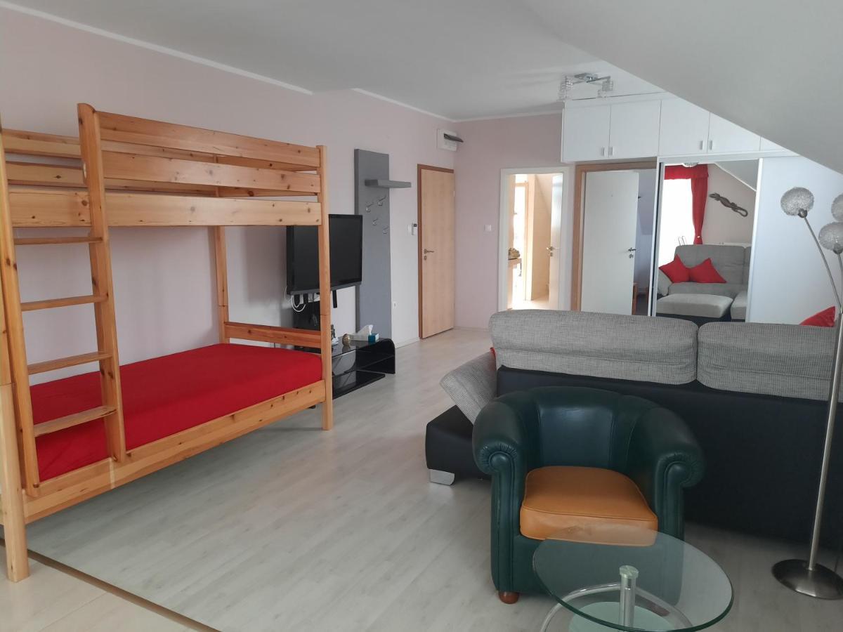 Fitt Apartman Ленті Екстер'єр фото