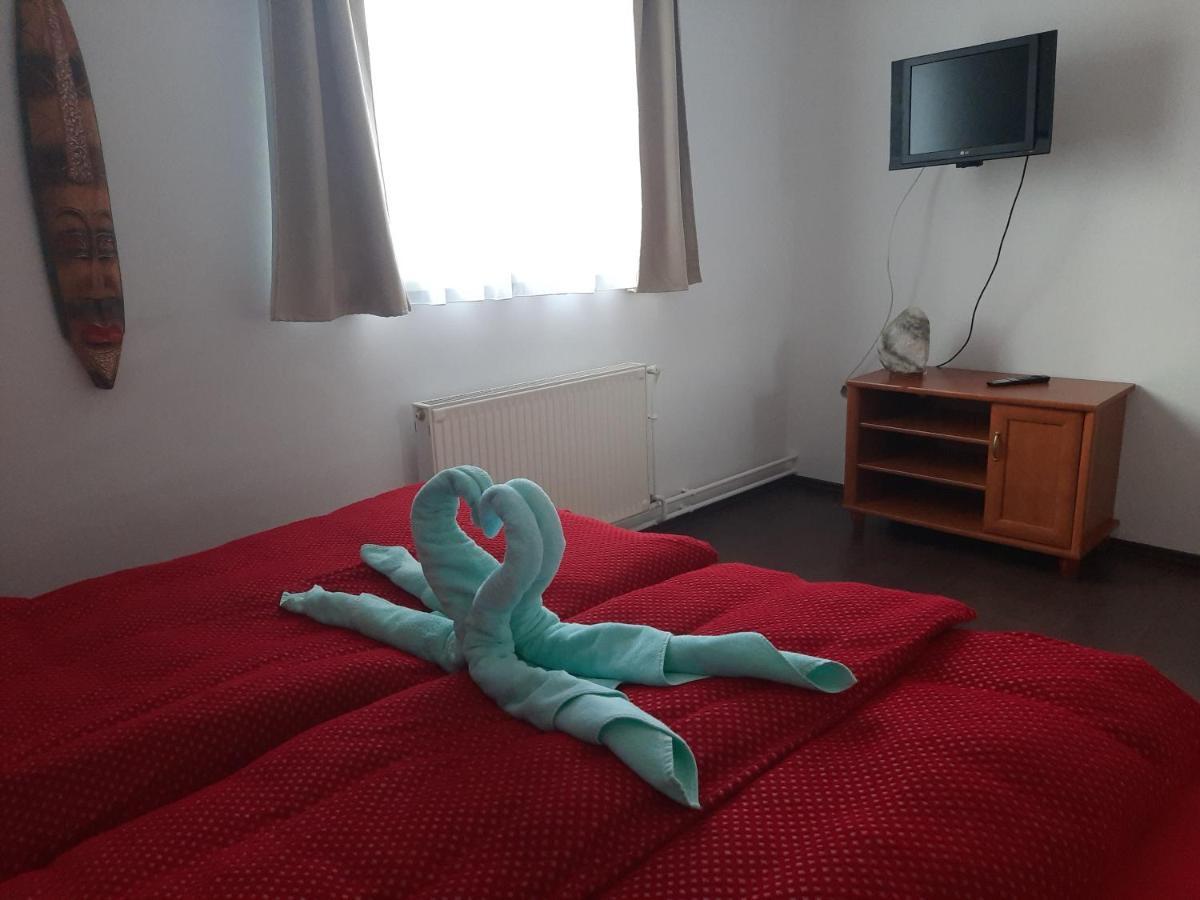 Fitt Apartman Ленті Екстер'єр фото