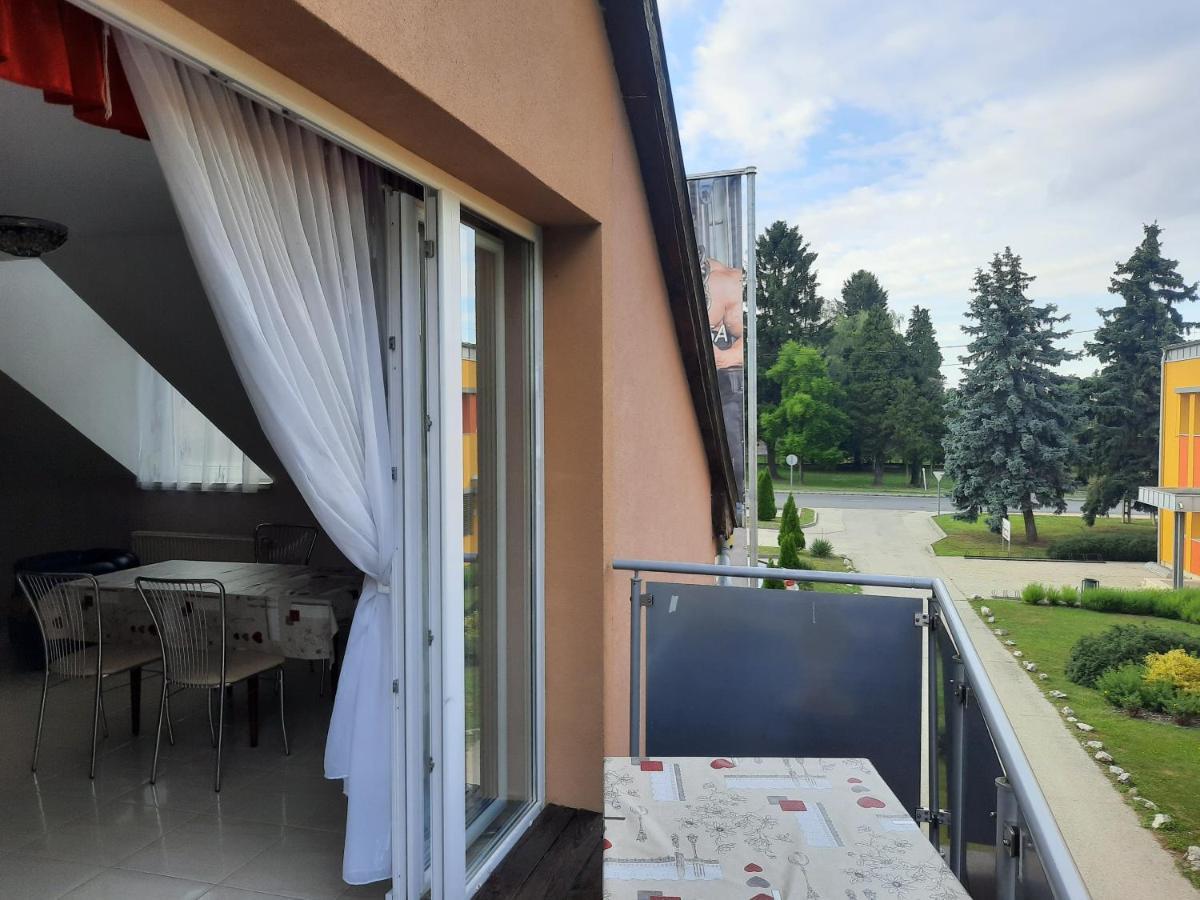 Fitt Apartman Ленті Екстер'єр фото